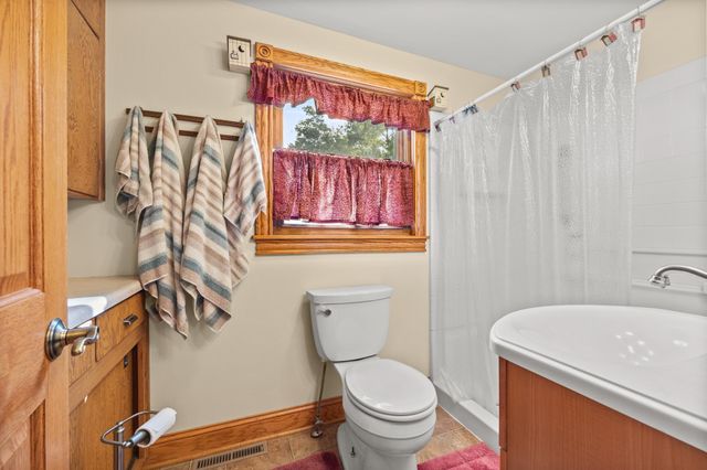 11742 Sunset Circle, Hutchinson, MN 55350