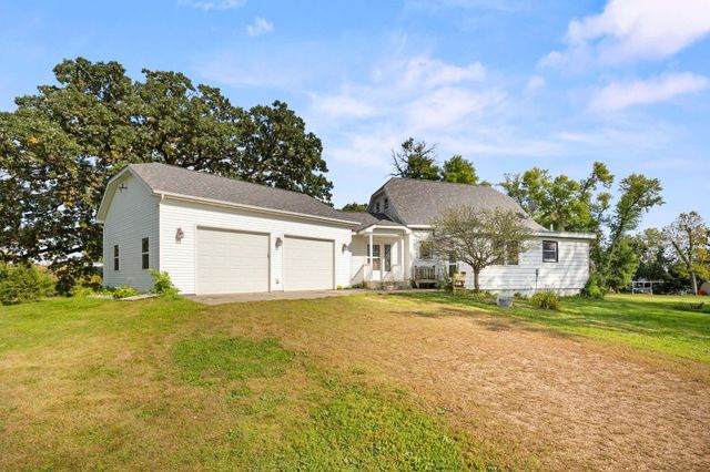 11742 Sunset Circle, Hutchinson, MN 55350