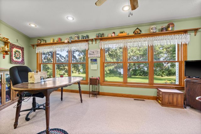 11742 Sunset Circle, Hutchinson, MN 55350