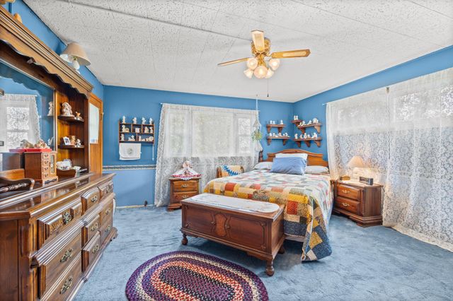 11742 Sunset Circle, Hutchinson, MN 55350