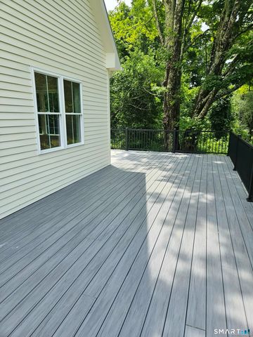 15 North Brook Street, Hampton, CT 06247