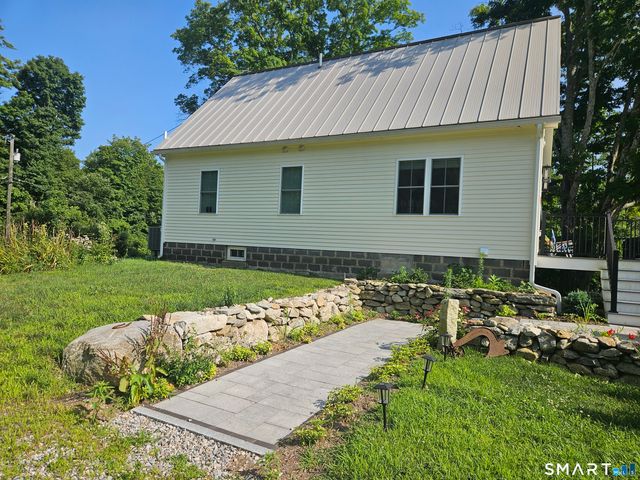15 North Brook Street, Hampton, CT 06247