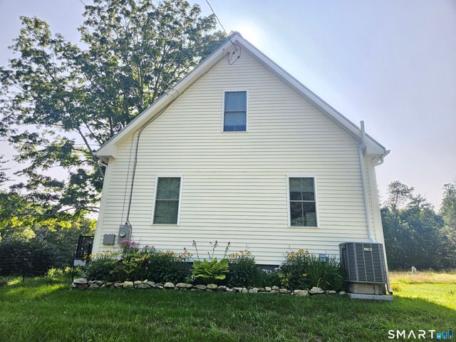 15 North Brook Street, Hampton, CT 06247
