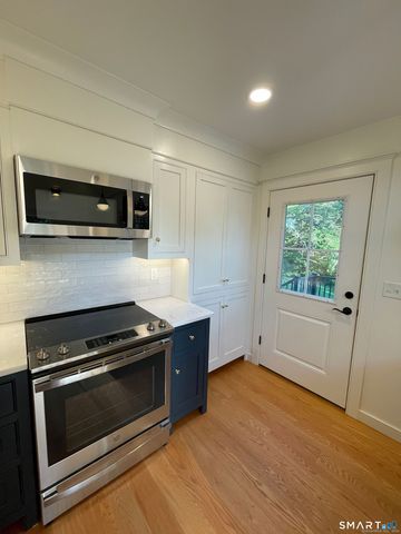 15 North Brook Street, Hampton, CT 06247