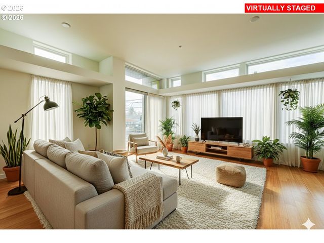 1455 N KILLINGSWORTH St 211, Portland, OR 97217