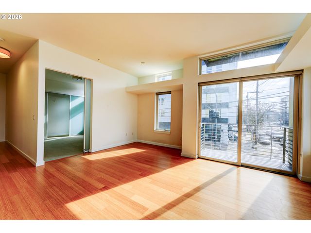 1455 N KILLINGSWORTH St 211, Portland, OR 97217