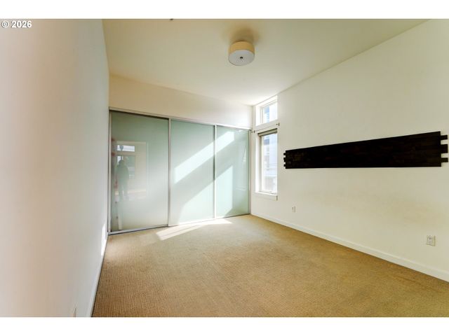 1455 N KILLINGSWORTH St 211, Portland, OR 97217