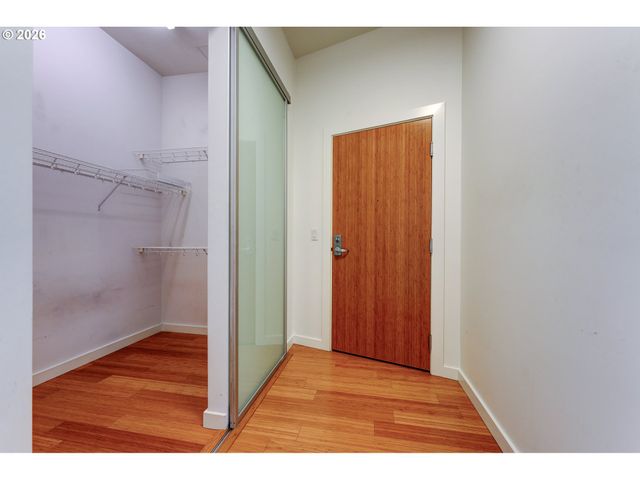 1455 N KILLINGSWORTH St 211, Portland, OR 97217