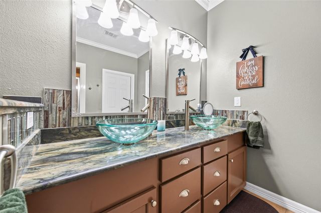 200 Little Dove, Livingston, TX 77351