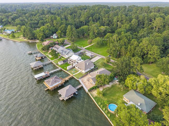 200 Little Dove, Livingston, TX 77351