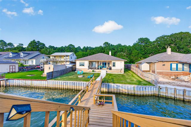 200 Little Dove, Livingston, TX 77351