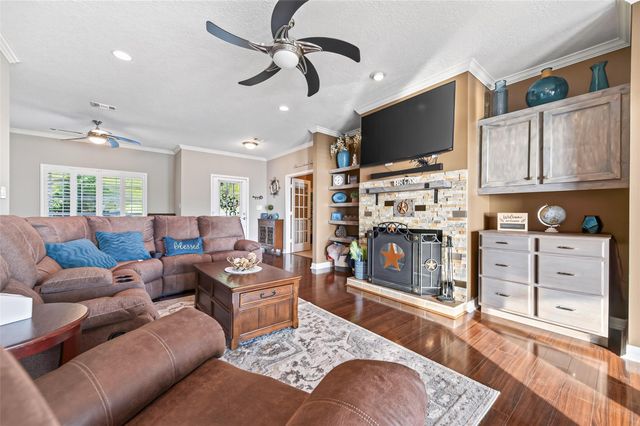 200 Little Dove, Livingston, TX 77351