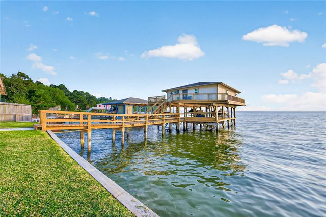 200 Little Dove, Livingston, TX 77351
