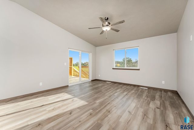 704 N Independent St Street, Lennox, SD 57039