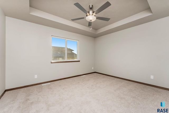 704 N Independent St Street, Lennox, SD 57039