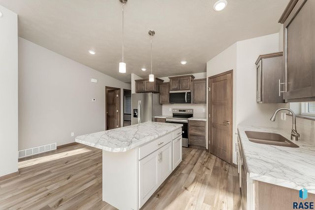 704 N Independent St Street, Lennox, SD 57039