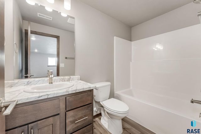 704 N Independent St Street, Lennox, SD 57039