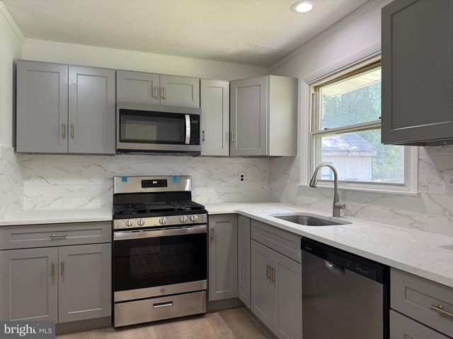 148 W EDINBURGH DR, New Castle, DE 19720