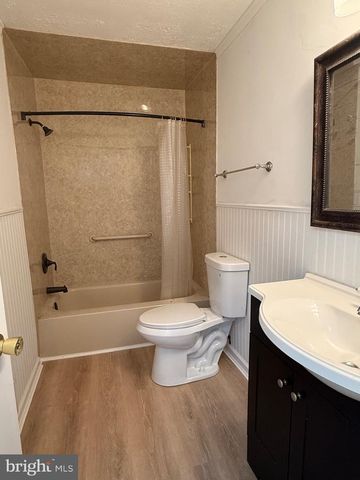 148 W EDINBURGH DR, New Castle, DE 19720