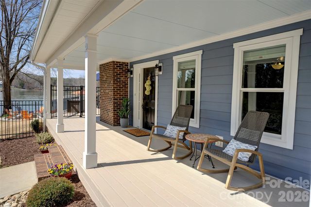 6852 Locke Drive, Sherrills Ford, NC 28673