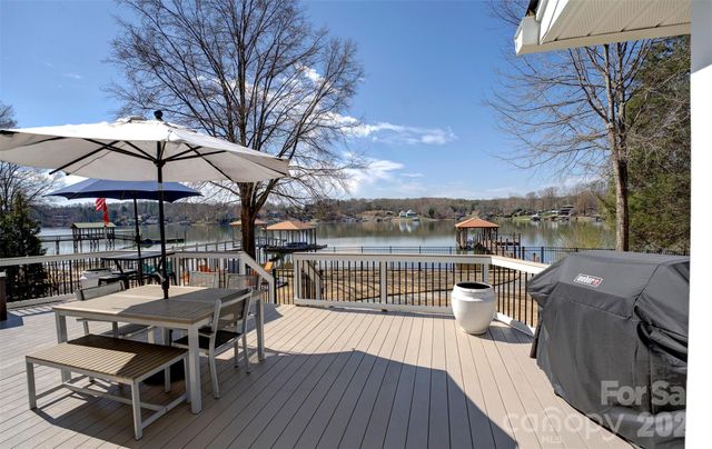 6852 Locke Drive, Sherrills Ford, NC 28673