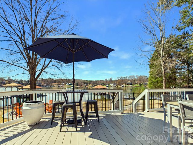 6852 Locke Drive, Sherrills Ford, NC 28673