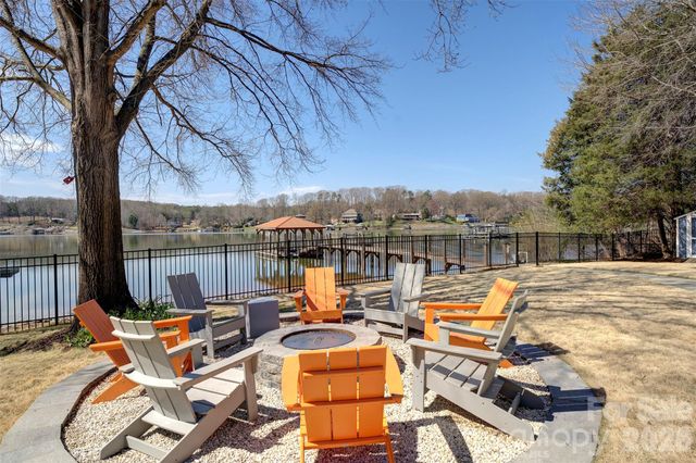 6852 Locke Drive, Sherrills Ford, NC 28673