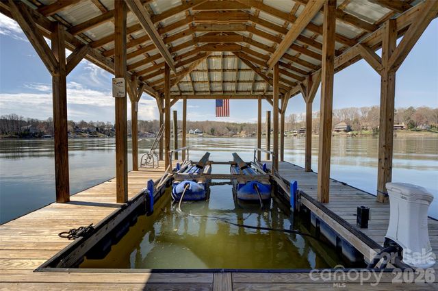 6852 Locke Drive, Sherrills Ford, NC 28673