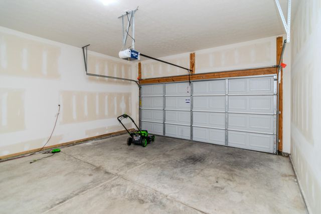 122 Nathan Hale Drive, Georgetown, KY 40324