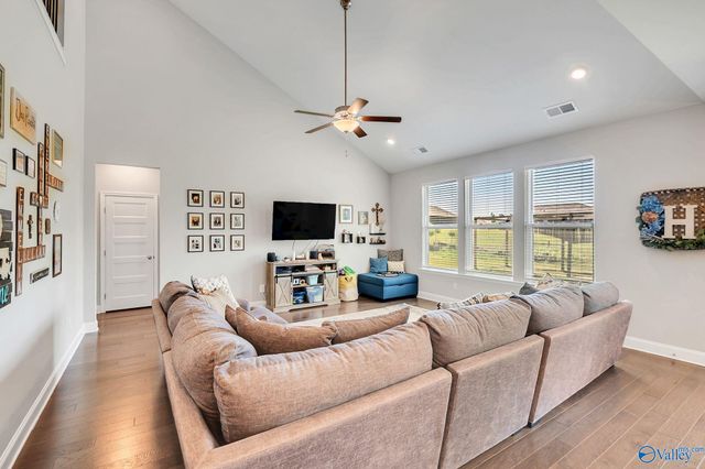 24578 Beacon Circle, Athens, AL 35613