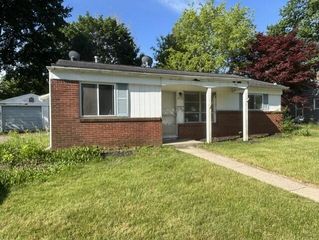 2722 Beacon Hill, Ann Arbor, MI 48104