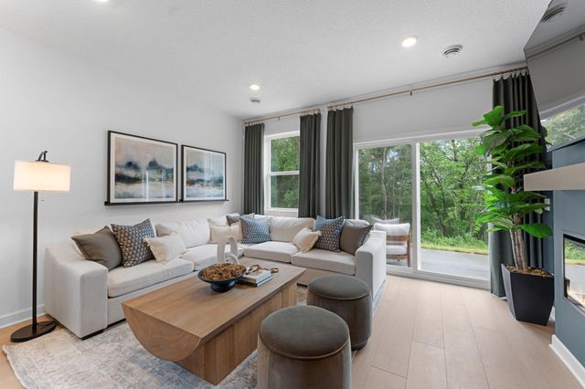 707 Vista Court, Hanover, MN 55341