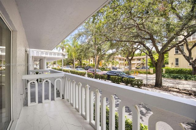 100 Edgewater Dr 142, Coral Gables, FL 33133