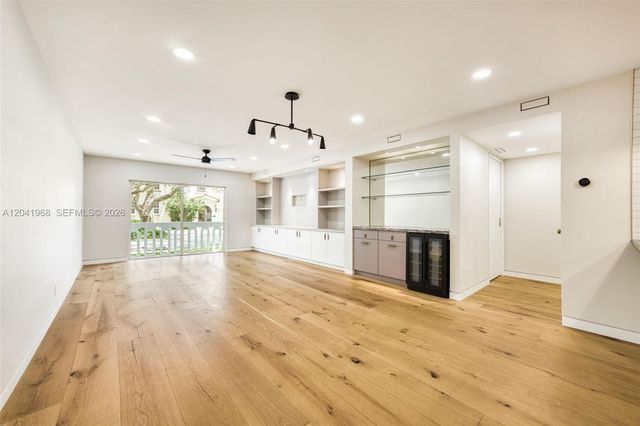 100 Edgewater Dr 142, Coral Gables, FL 33133