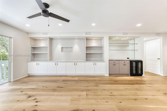 100 Edgewater Dr 142, Coral Gables, FL 33133