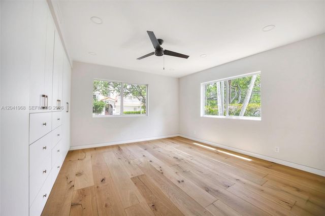 100 Edgewater Dr 142, Coral Gables, FL 33133