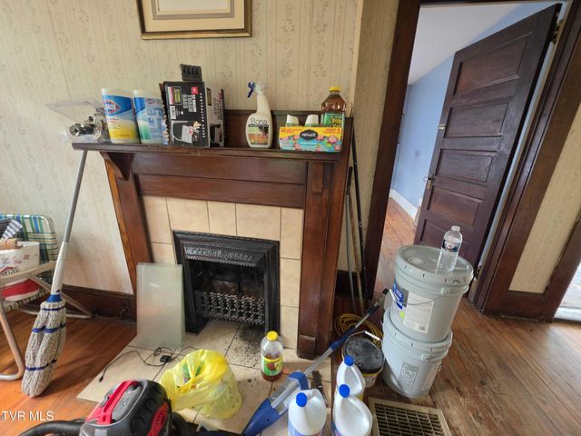 1043 West Jackson Street, Gate City, VA 24251