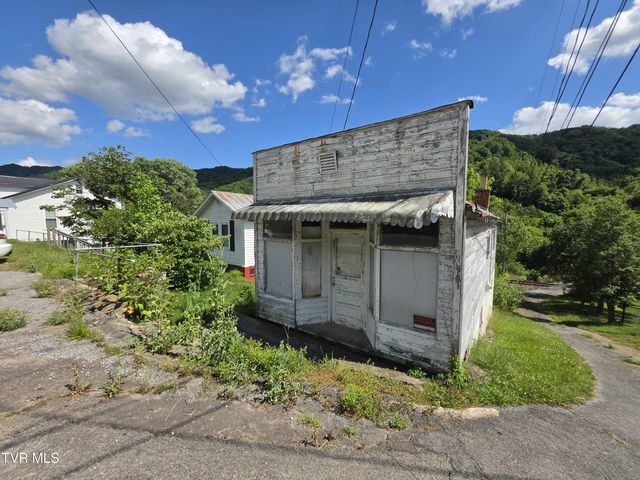 1043 West Jackson Street, Gate City, VA 24251