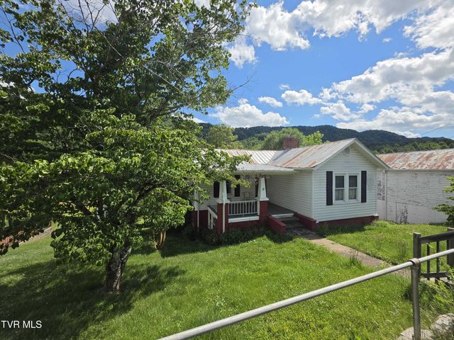 1043 West Jackson Street, Gate City, VA 24251