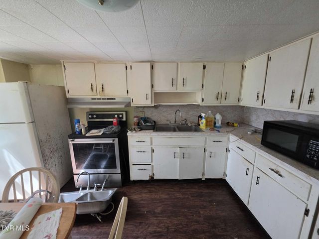 1043 West Jackson Street, Gate City, VA 24251