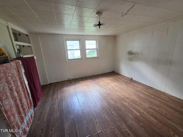 1043 West Jackson Street, Gate City, VA 24251