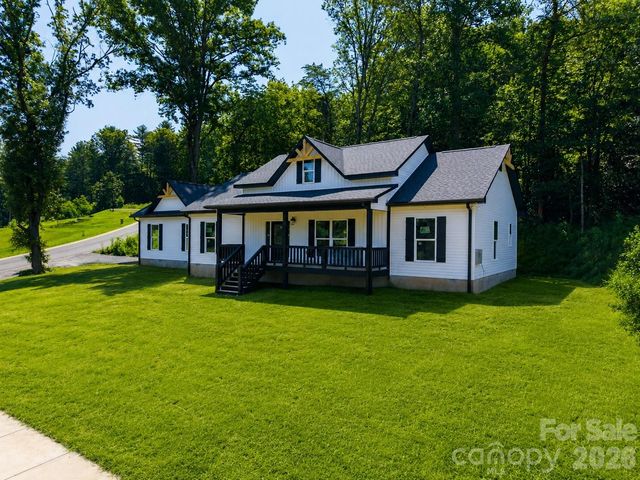 60 Charlotte Street, Franklin, NC 28734