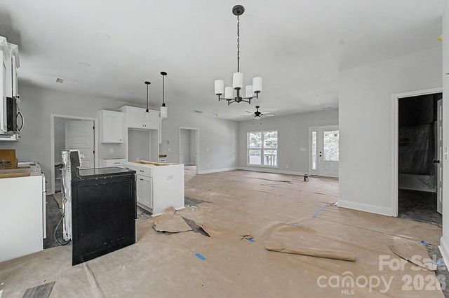 60 Charlotte Street, Franklin, NC 28734