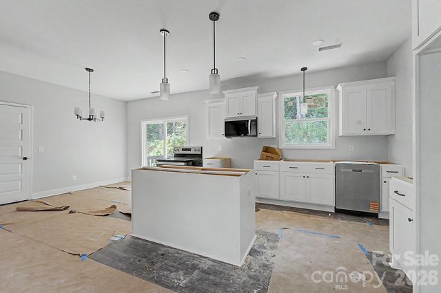 60 Charlotte Street, Franklin, NC 28734