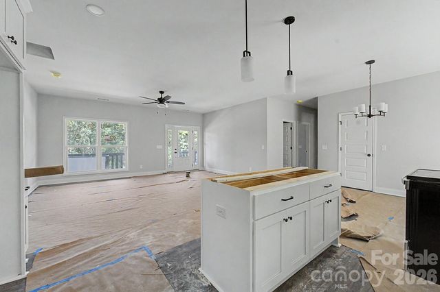 60 Charlotte Street, Franklin, NC 28734