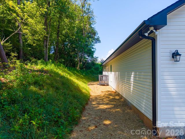 60 Charlotte Street, Franklin, NC 28734