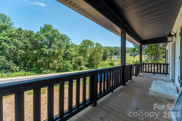60 Charlotte Street, Franklin, NC 28734