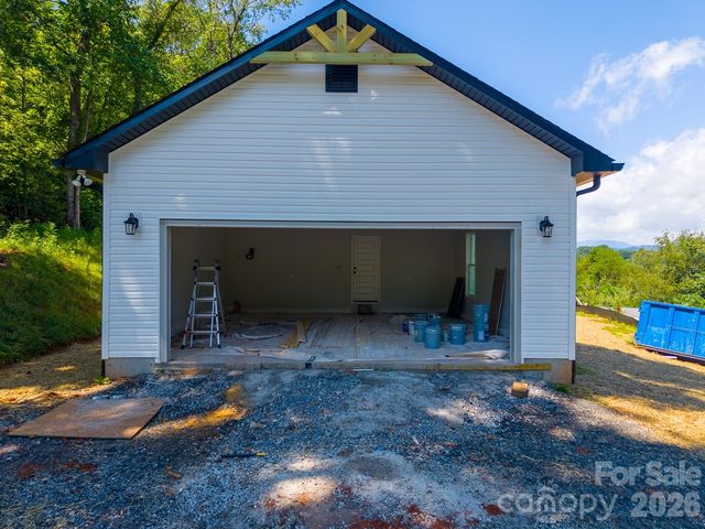 60 Charlotte Street, Franklin, NC 28734