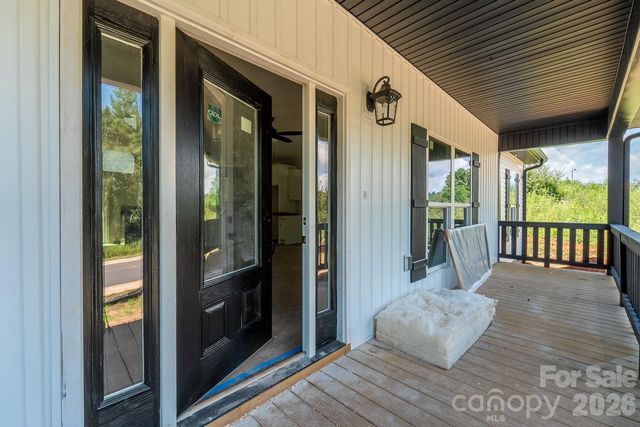 60 Charlotte Street, Franklin, NC 28734