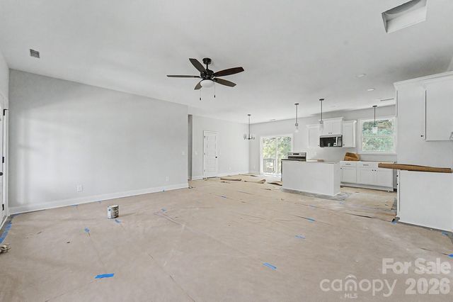 60 Charlotte Street, Franklin, NC 28734